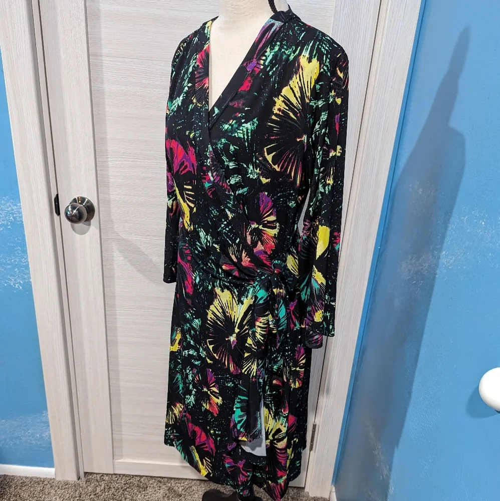 BCBG maxazria wrap dress - Picture 6 of 9